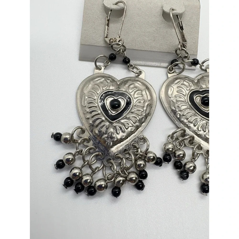 Vintage‎ Silver Tone & Black Heart Dangle Drop Pierced Leverback Earrings Korea